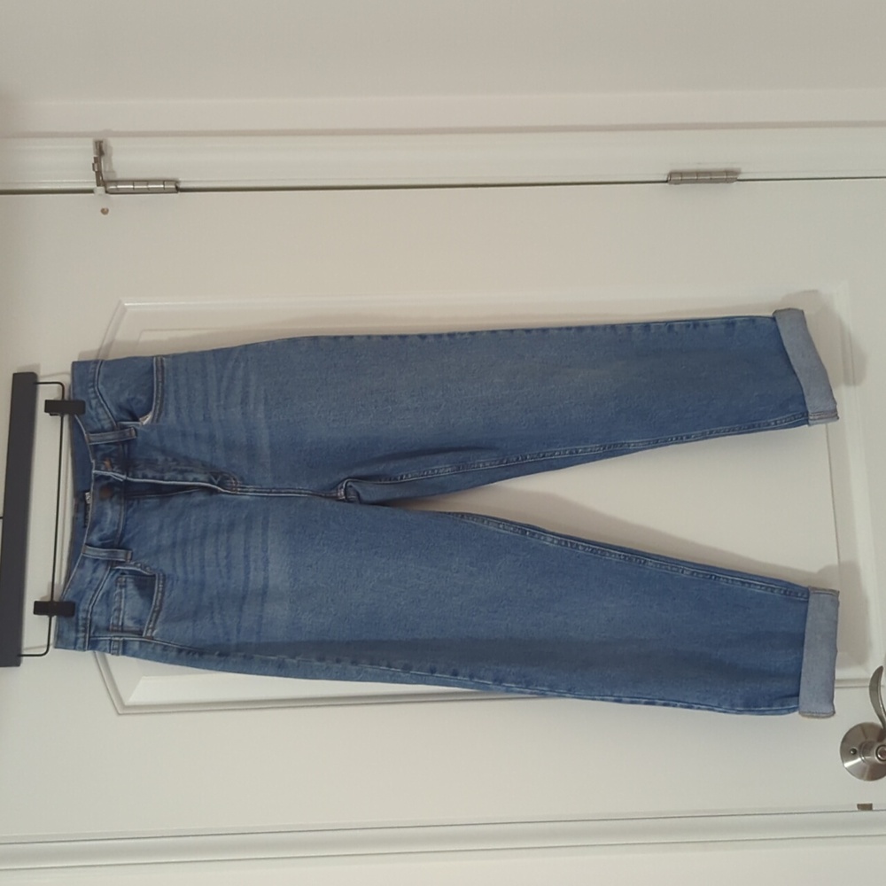 Fashion Nova mom style jeans